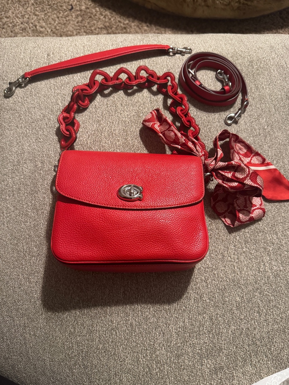 COACH Cassie 19 Heart Strap Crossbody Bag with Turnlock Closure - Picture 14 of 15
